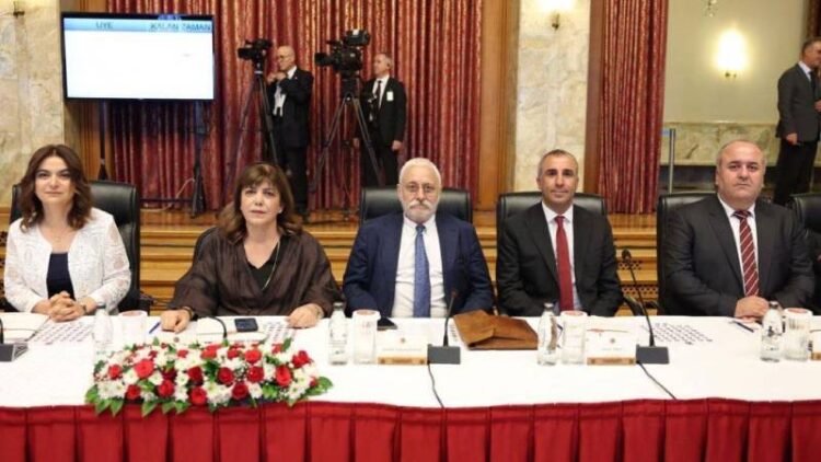 DEM Parti’nin 99 sayfalık süreç raporunun ayrıntıları belli oldu: Öcalan’a fiziki özgürlük ve PKK’lılar için “suç işleyen-işlemeyen” ayrımı yapılmaması talep edildi