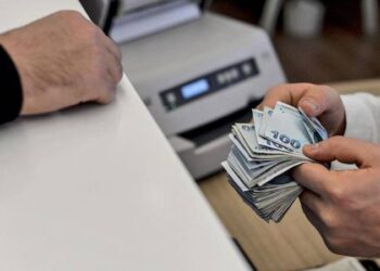 Gençler borçla yaşıyor: Bir sonraki maaş ipotek altında