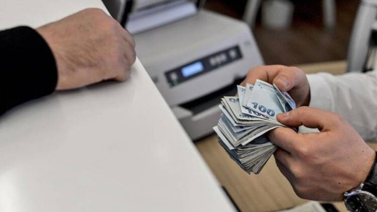 Gençler borçla yaşıyor: Bir sonraki maaş ipotek altında