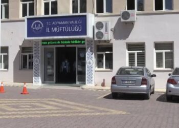 119 milyona müftülük binası yapacaklar: On binlerce depremzede hala konteynerlerde yaşamını sürdürüyor