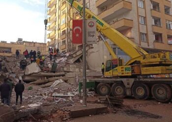 6 Şubat’ta 51 kişinin hayatını kaybettiği Furkan Apartmanı davasında firari sanıklar hakkındaki yakalama kararı kaldırıldı