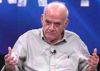 “Futbolda bahis” soruşturmasında gözaltına alınan Ahmet Çakar, kalp krizi şüphesiyle tekrar hastaneye kaldırıldı