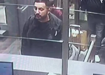 Büyükçekmece Adliyesi’ndeki soygun firarisi Erdal Timurtaş ve eşinin yurt dışına kaçış görüntüleri ortaya çıktı