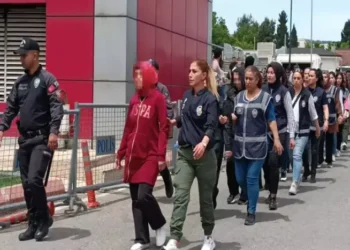 Metin aynı, ihlaller güncel: Türkiye’de evrensel insan hakları 77. yılında ne durumda?