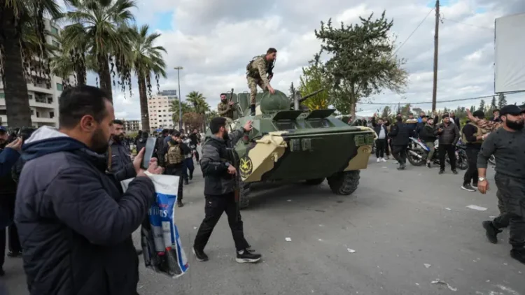 Lazkiye’de Alevilerin protesto gösterisinde ateş açıldı: Üç ölü, en az 40 yaralı