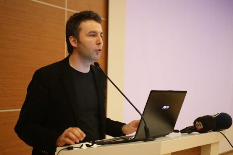 Mehmet Akif Ersoy: Bu olay haysiyet cellatlığı zincirinin son halkası