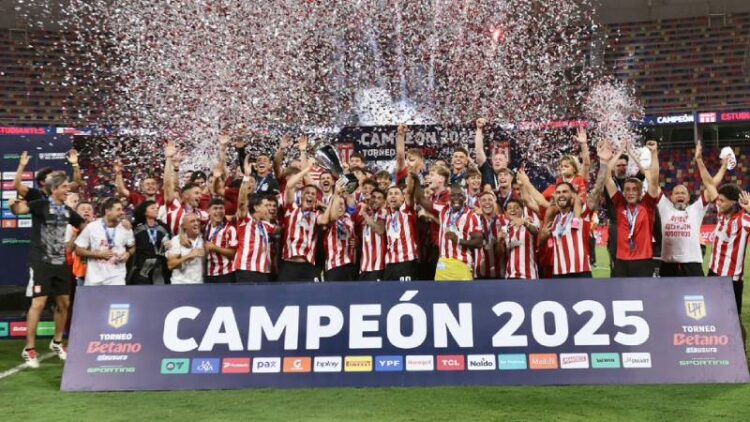 Muslera penaltılarda devleşti, Arjantin’de şampiyon Estudiantes oldu