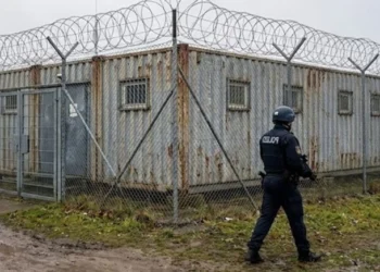 Başvurulan 50 hastane bakmayı reddetti: Almanya’da 14 yaşındaki ‘aşırı tehlikeli’ kız konteynerde tutuluyor