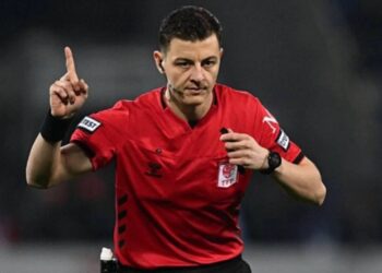 Penaltıdan sonra kaleciyle konuşan hakem Ozan Ergün’ün sözleri gündem oldu: VAR verdi, ben ne yapabilirim?