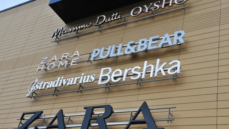 Herkes internete koşunca: Zara ile Massimo Dutti yüzlerce mağazasını kapattı