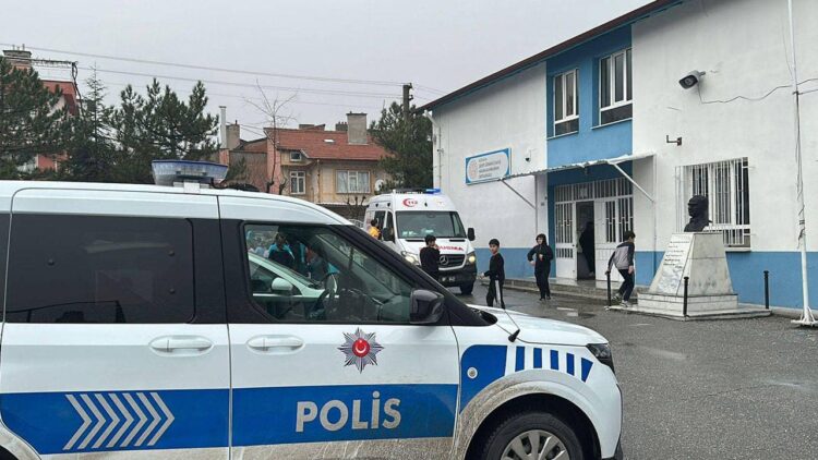 Ücretsiz dağıtılan çikolatalar zehirledi