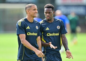 Fenerbahçe’de bir kadro dışı daha