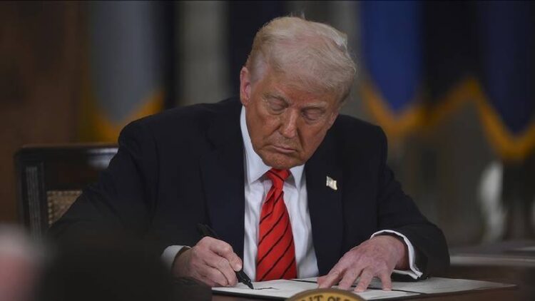 Trump, fentanili “kitle imha silahı” ilan eden kararnameyi imzaladı: Hiçbir bomba bunun yaptığını yapmıyor