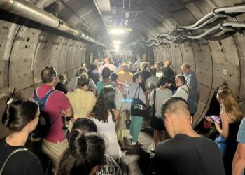 Manş Tüneli’ndeki arıza nedeniyle Eurostar seferleri iptal edildi