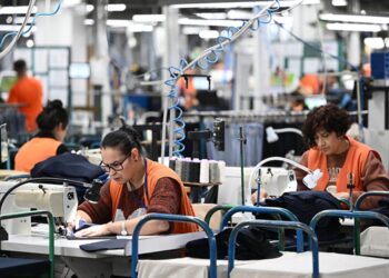 Tekstil ve hazır giyimde 1 yıllık istihdam kaybı 100 bini aştı