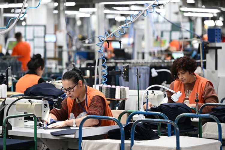 Tekstil ve hazır giyimde 1 yıllık istihdam kaybı 100 bini aştı