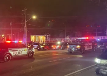 ABD’de cenaze töreninde düzenlenen silahlı saldırıda 2 kişi öldü, 3’ü ağır 8 kişi yaralandı