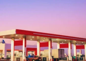 Türkiye’de 840 şubesi olan akaryakıt devi satıldı, satış bedeli gizlendi