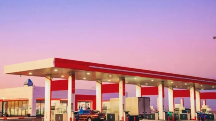 Türkiye’de 840 şubesi olan akaryakıt devi satıldı, satış bedeli gizlendi