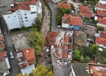 Balıkesir Sındırgı’da neden sık sık deprem meydana geliyor?
