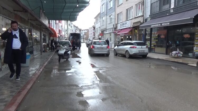 Bulgaristan’dan Edirne’ye ziyaret azaldı, esnaf şikâyetçi: Her hafta yaklaşık 70 otobüs gelirdi, şu an bir tane bile gelmiyor