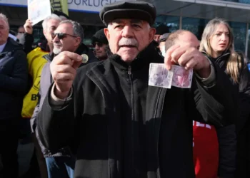 Eskişehir’de emekli vatandaş son 15 lirasıyla iktidara seslendi: Ben şimdi 30 gün ne yiyeceğim?