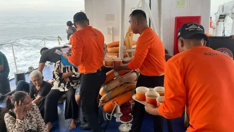 Filipinler’de 359 kişiyi taşıyan feribot battı; 15 ölü, onlarca kayıp