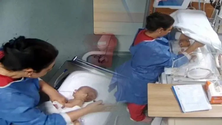 Görüntüler infial yaratmıştı: 5 günlük bebeğe şiddet uygulayan hemşire tutuklandı