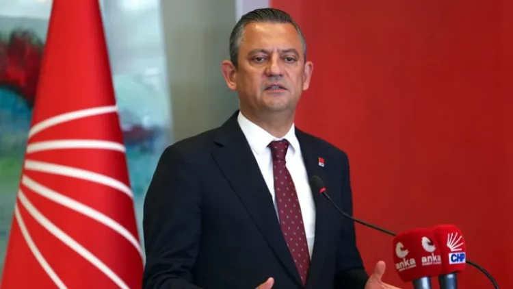 Özgür Özel’in “Bir buçuk televizyonumuz var” sözlerine Sözcü’den yanıt: Hiçbir siyasi partiden para, sponsorluk almamaktayız