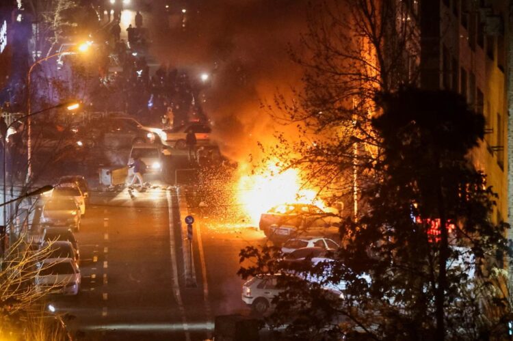 İran’da ölenlerin sayısı 2 bin 615’e yükseldi: Hava sahası kapatılıp açıldı, gündemde ABD müdahalesi var