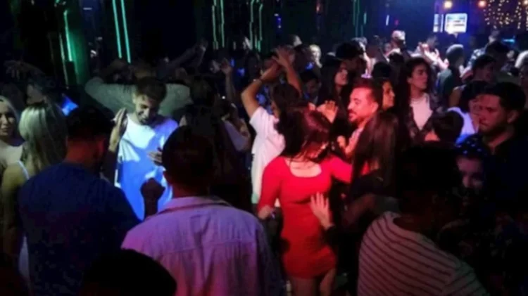 İran’ın zengin çocukları protestolar sürerken Van’a koştu