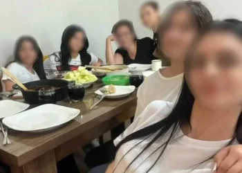 Ders saatinde yaşandı: Öğretmen kız öğrencileri evine götürüp temizlik yaptırdı