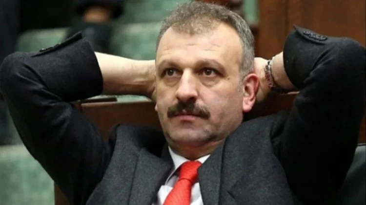 Saray’ın danışmanı Cumhurbaşkanlığı kararına isyan etti