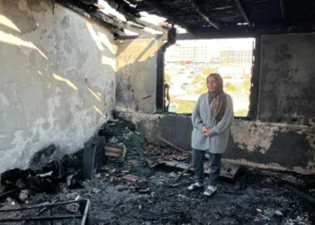 Depremde eşini ve evladını kaybeden kadın, ikinci kez felaketi yaşadığı yangında tüm birikimini ve yuvasını kaybetti