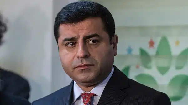 Selahattin Demirtaş’a ‘cumhurbaşkanına hakaret’ gerekçesi ile hapis cezası