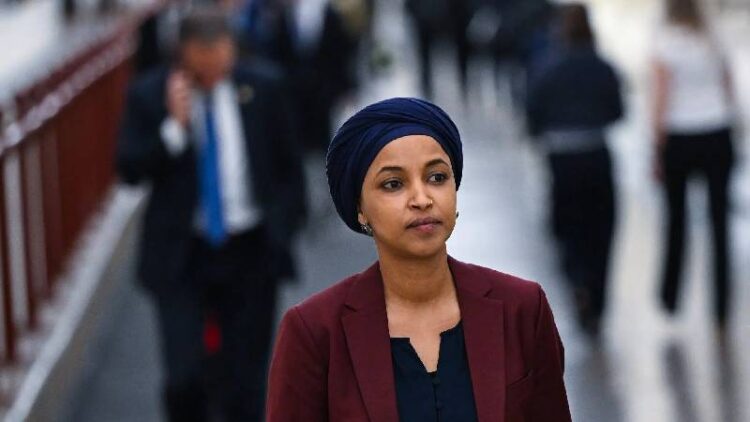 Somali asıllı Temsilciler Meclisi üyesi Ilhan Omar’a Minneapolis’te saldırı