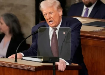 Trump’ın helikopterine lazer davası çöktü: Evsiz sanık 35 dakikada beraat etti