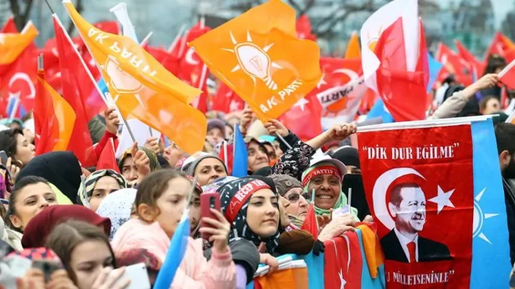 AKP Ankara’da 161 bin yeni üye açıkladı: Sendikadan “memurlar habersiz kayıt ediliyor” iddiası