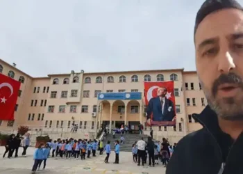 Kocaeli’de ifadeye çağrılmış, İstanbul’da gözalına alınmıştı: ‘İlahili’ teneffüs ziline tepki gösteren veli hakkında yeni gelişme