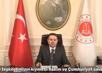 Akın Gürlek makam odasından video paylaştı