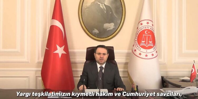 Akın Gürlek makam odasından video paylaştı