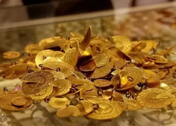 Akrabasına taktığı takı geri gelmeyince mahkemeye verdi