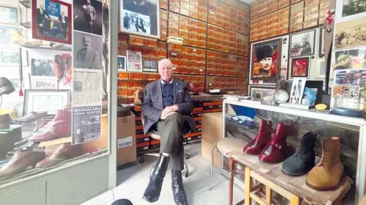 Ankara’da bir kepenk iniyor: 65 yıllık kunduracı veda ediyor