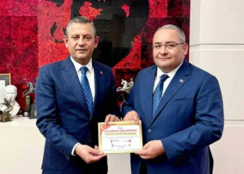 CHP’den istifa eden Mesut Özarslan’dan Özgür Özel hakkında suç duyurusu