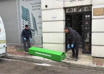 Eskişehir’de korkunç olay: 7’inci kattan atladı, evinde kadın cesedi bulundu