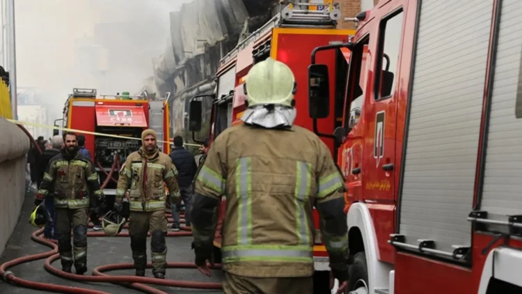 İran’da bir helikopter sebze meyve haline düştü