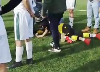 Yere düştü ama kalkamadı: Kaleciyi ölümden polis kurtardı