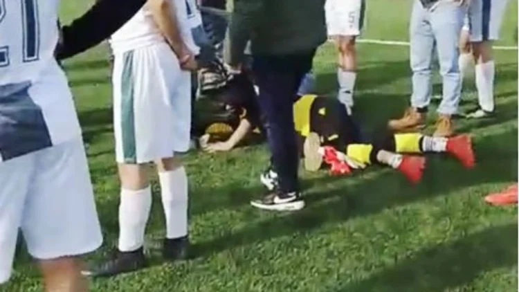 Yere düştü ama kalkamadı: Kaleciyi ölümden polis kurtardı