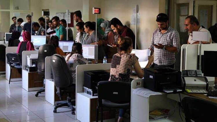 Kamu küçülecekti, arpalık oldu: AKP dönemindeki liyakatsız atamalarla kamuda çalışan sayısı katlandı