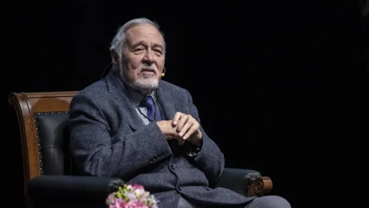 Prof. Dr. İlber Ortaylı: Pazar gecesi birden fenalaştım, ameliyata alındım, dört Türk kadını, ihtiyar moruk profesörü kurtardılar